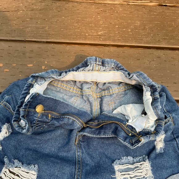 shorts - Picture 2 of 4